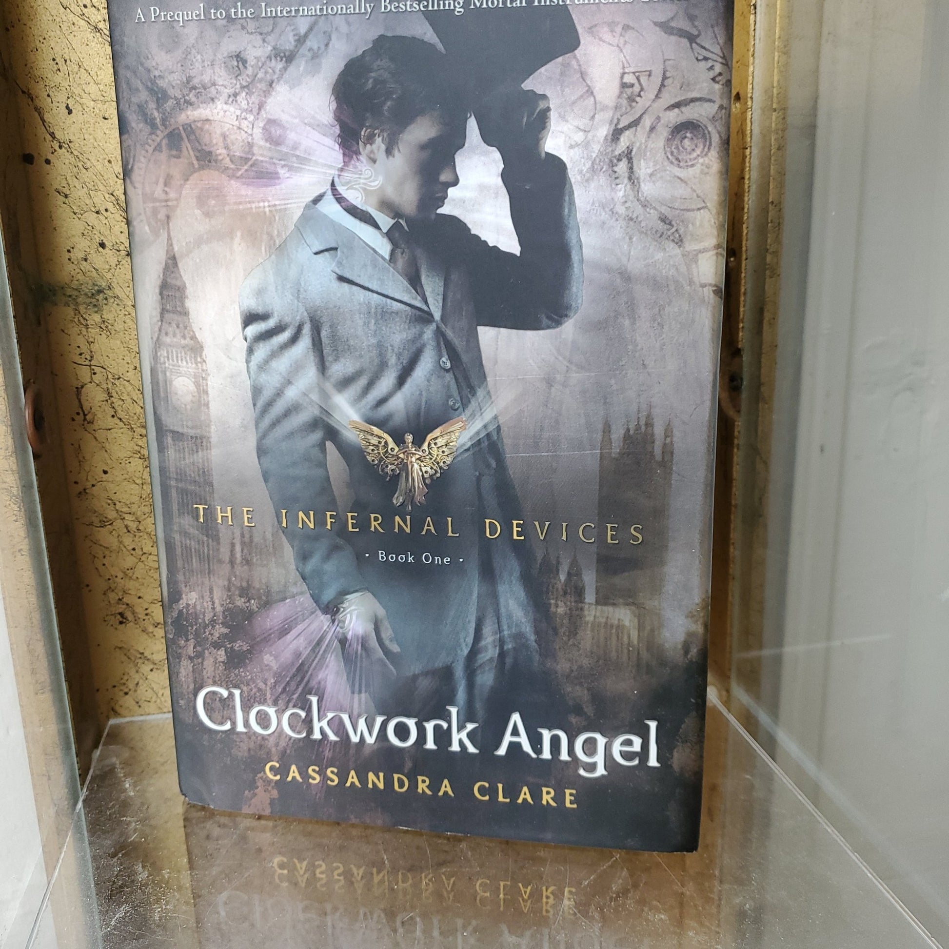 Clockwork Angel - [ash-ling] Booksellers