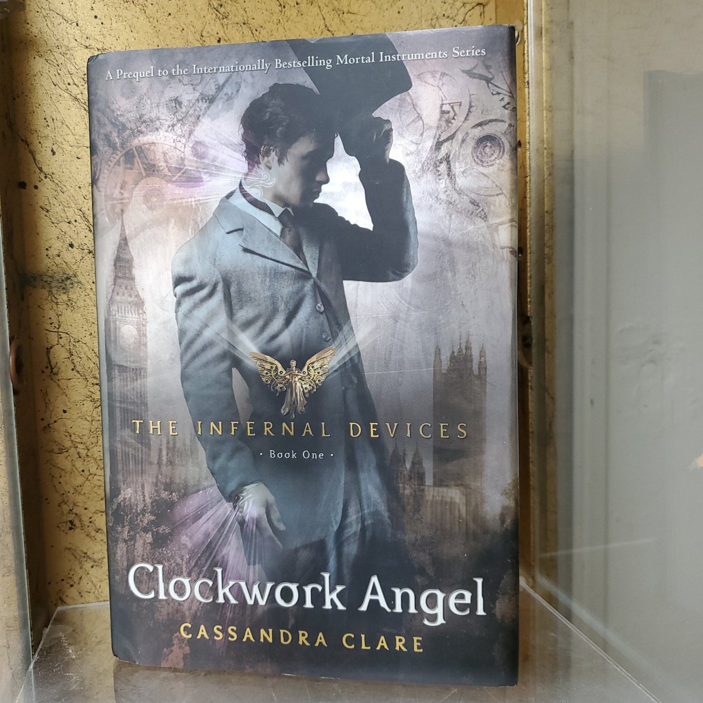 Clockwork Angel - [ash-ling] Booksellers