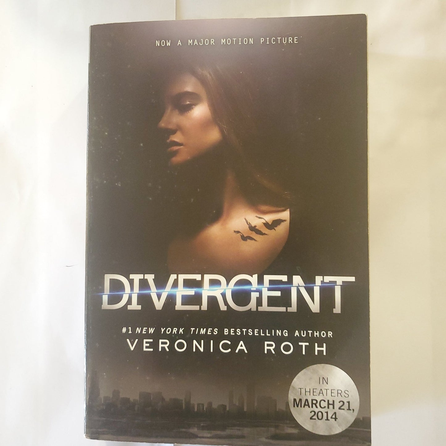 Divergent - [ash-ling] Booksellers
