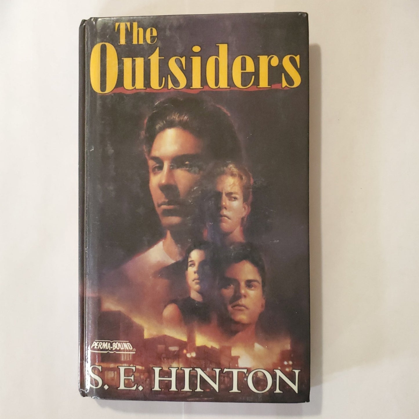 The Outsiders - [ash-ling] Booksellers