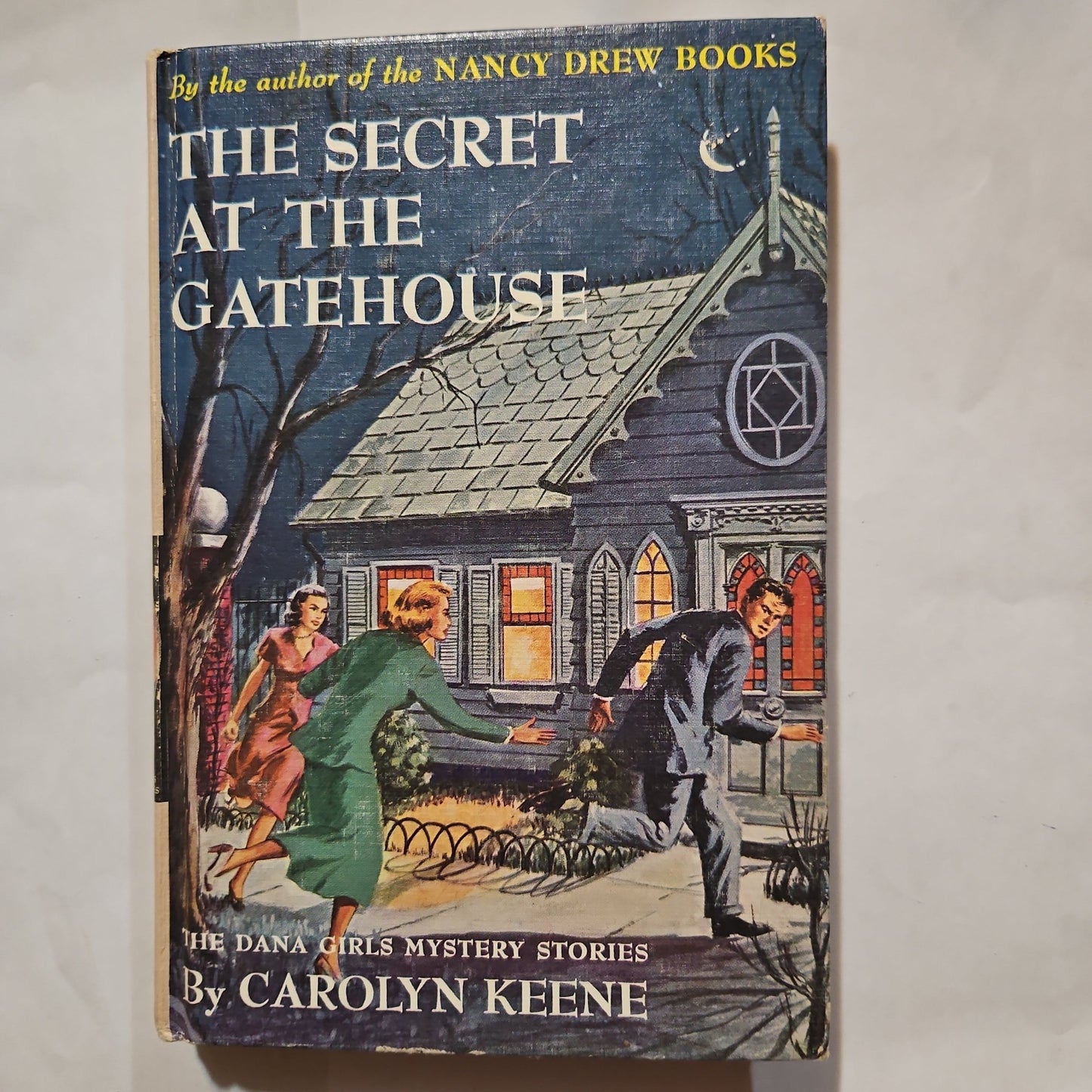 The Secret at the Gatehouse - [ash-ling] Booksellers