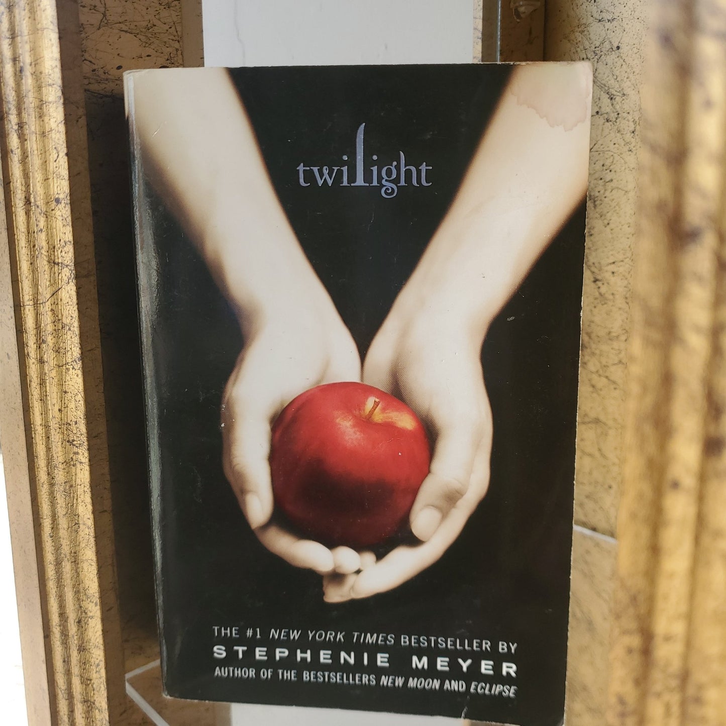 Twilight - [ash-ling] Booksellers