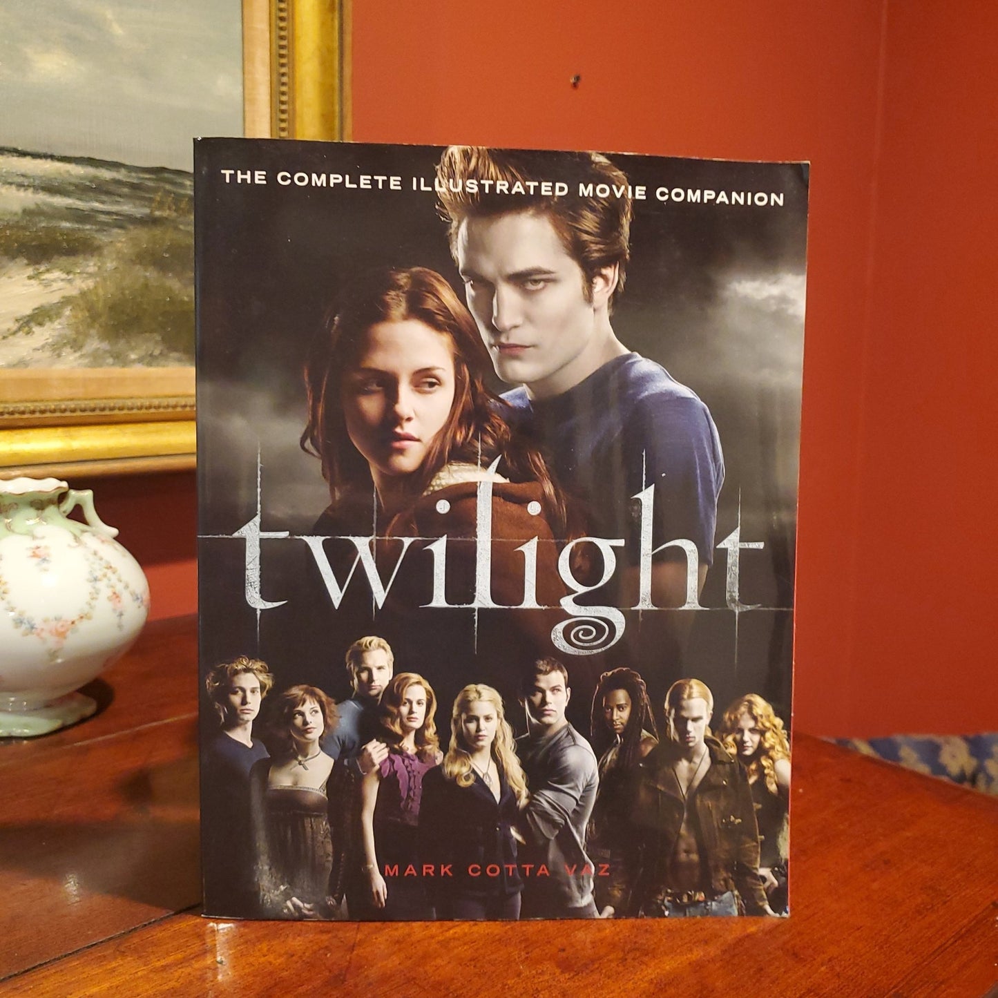 Twilight:The Complete Illustrated Movie Companion - [ash-ling] Booksellers