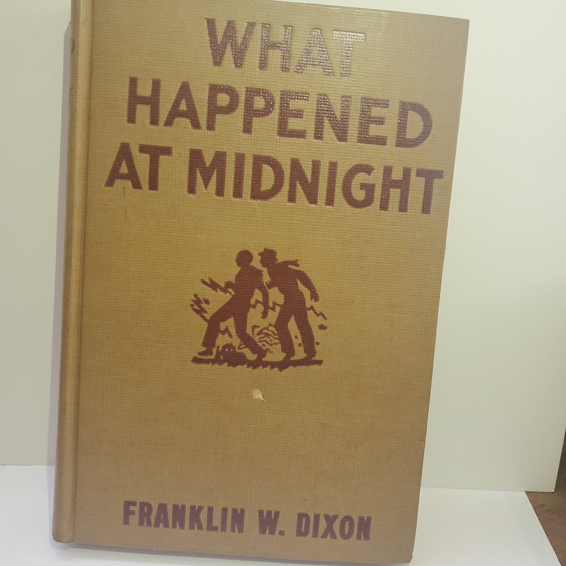 What Happened At Midnight - [ash-ling] Booksellers